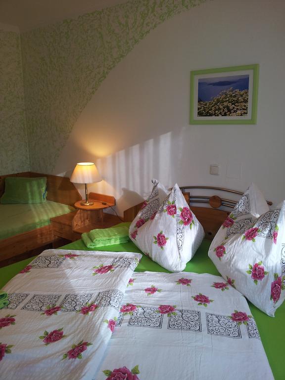 Ferienwohnung Anna Zechner Флатах Стая снимка